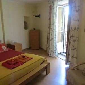 https://alfama-28-tram.hotels-lisbon-portugal.com